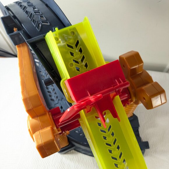 Disney Mickey Mouse Roadster Racers Super Charged Race Track Drop & Loop READ - Picture 10 of 10